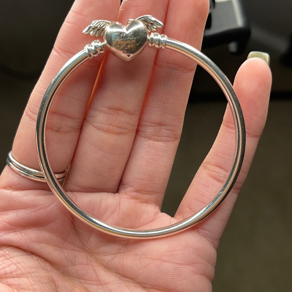 PANDORA BANGLE LIMITED EDITION